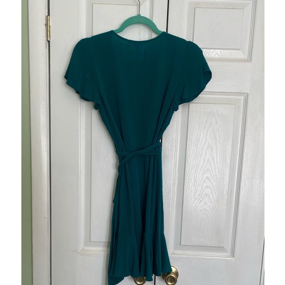 BCBGeneration Flutter Sleeve Surplice Dress XXS - Picture 5 of 7